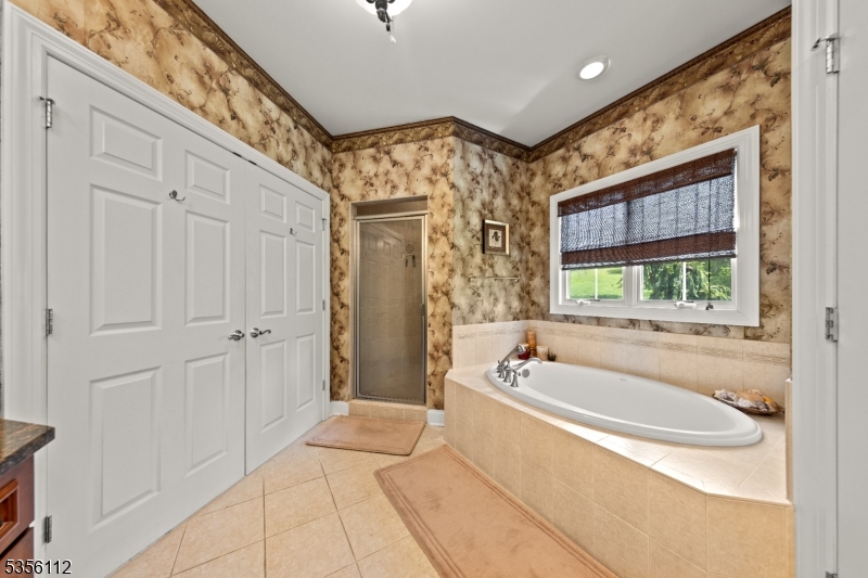 2 Sutton Ct