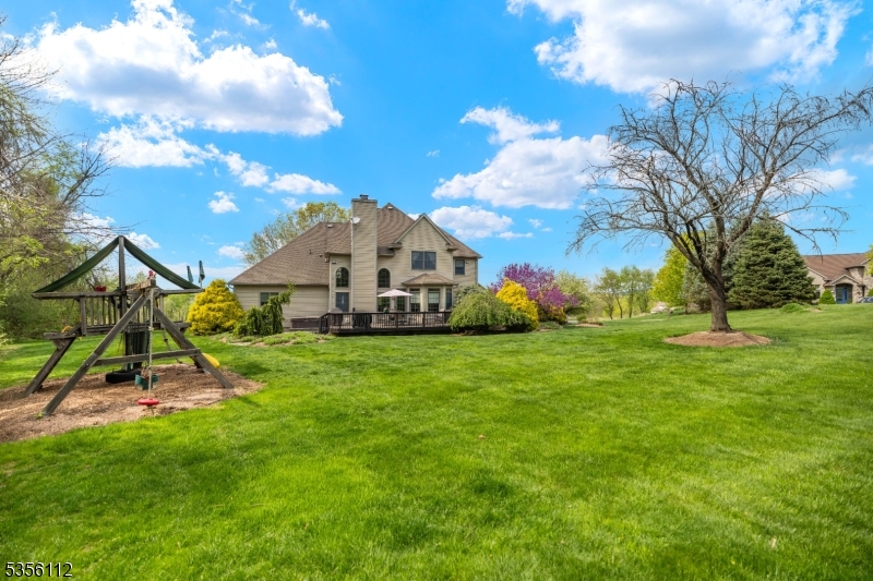 2 Sutton Ct