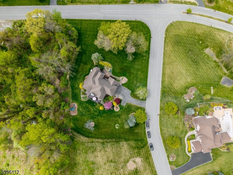 2 Sutton Ct