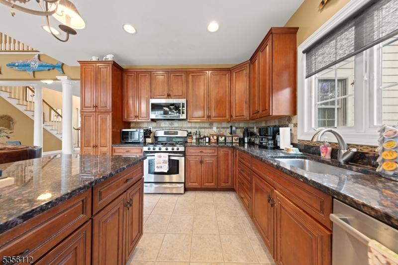 2 Sutton Ct