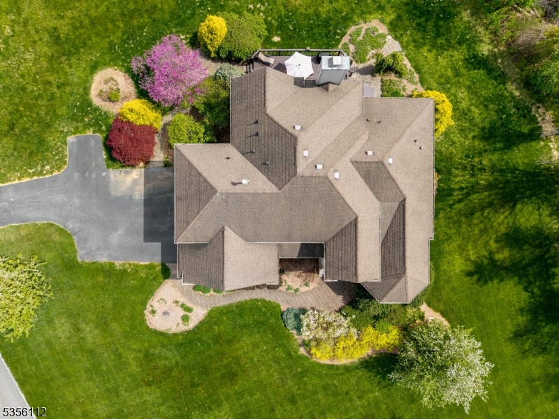 2 Sutton Ct