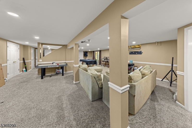 17 Grandview Ter