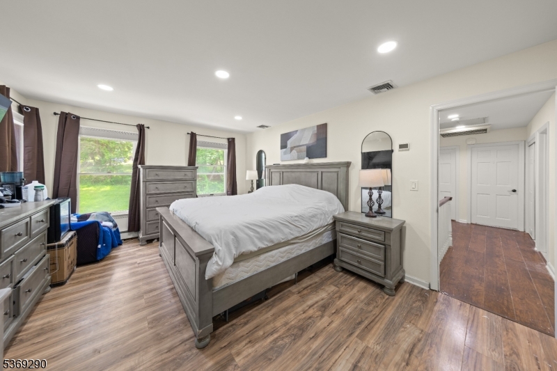 17 Grandview Ter