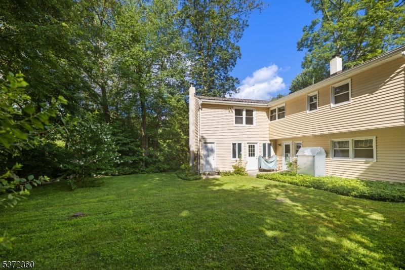 3 Sandy Hill Rd
