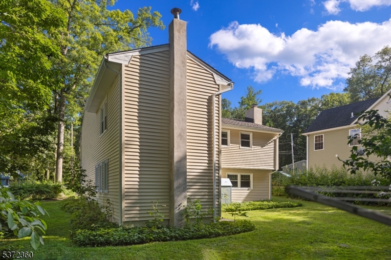 3 Sandy Hill Rd