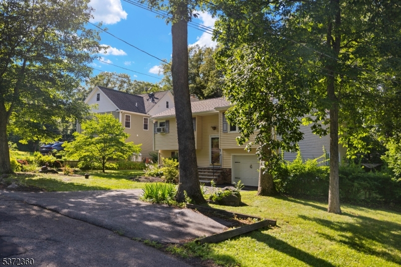 3 Sandy Hill Rd