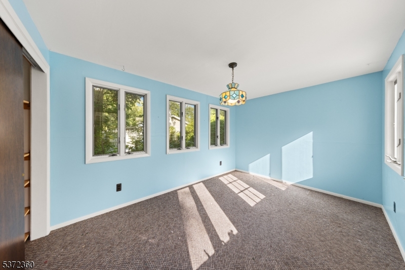3 Sandy Hill Rd