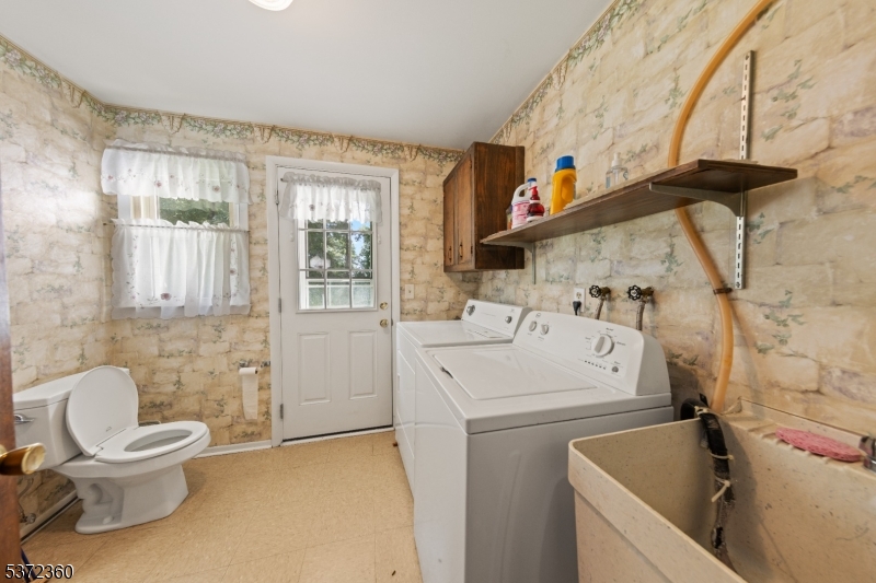 3 Sandy Hill Rd