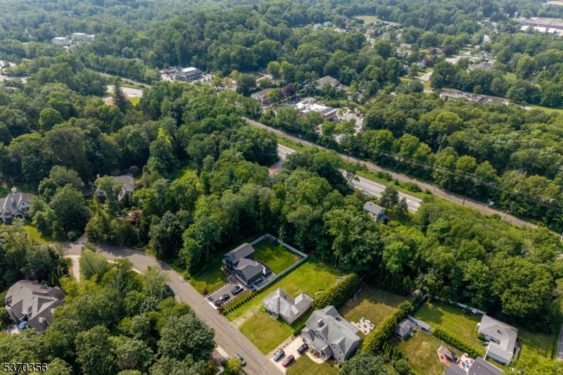 5 Brookwood Rd