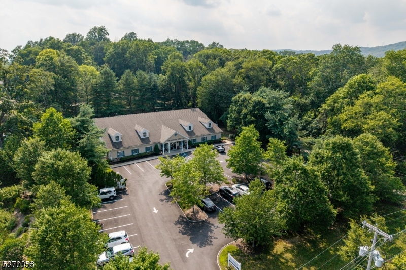 5 Brookwood Rd
