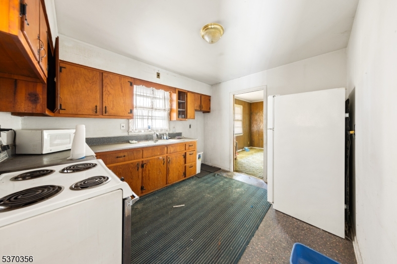 5 Brookwood Rd