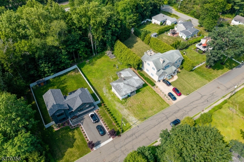 5 Brookwood Rd
