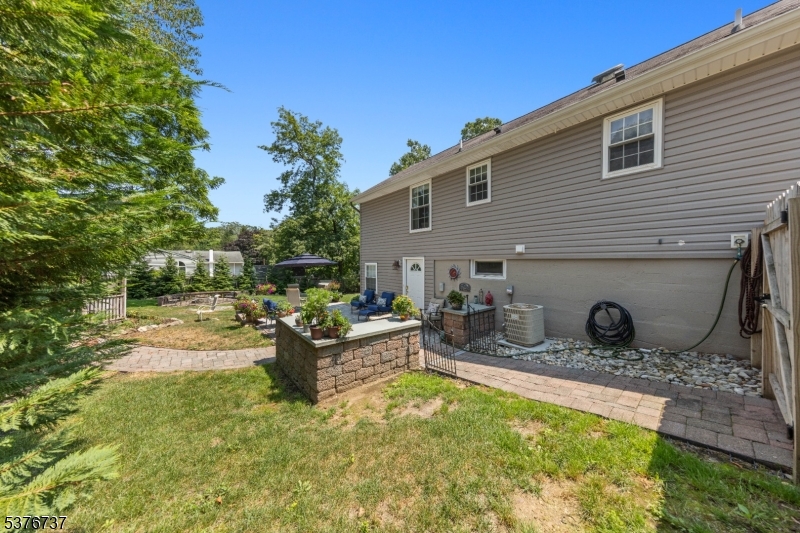 15 Hill Rd