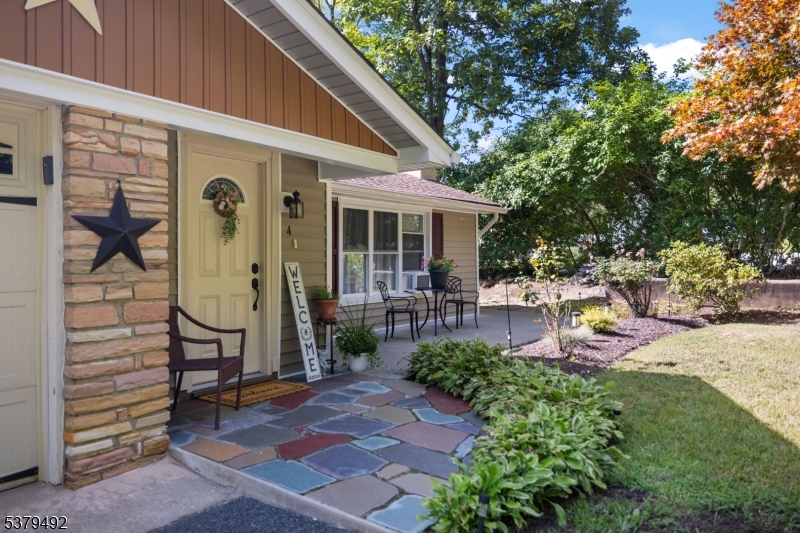 4 Hillside Ave