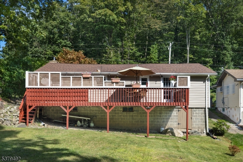 4 Hillside Ave