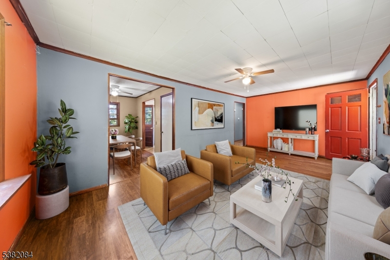 59 Lakeview Dr
