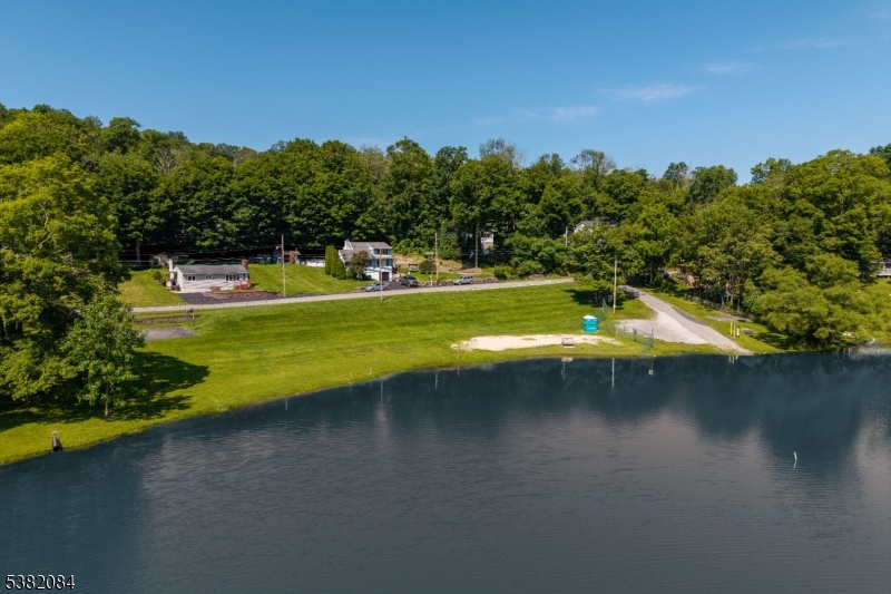 59 Lakeview Dr