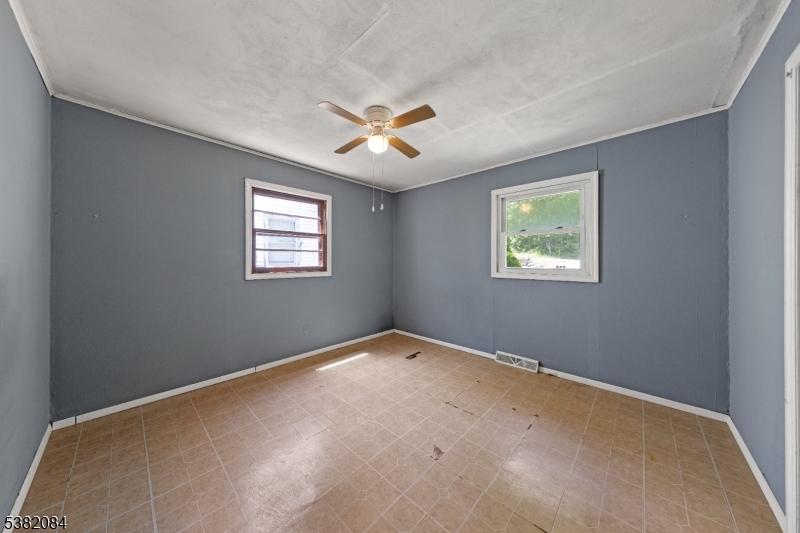 59 Lakeview Dr