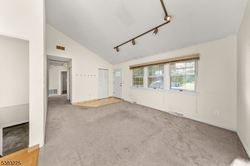71 Panorama Dr