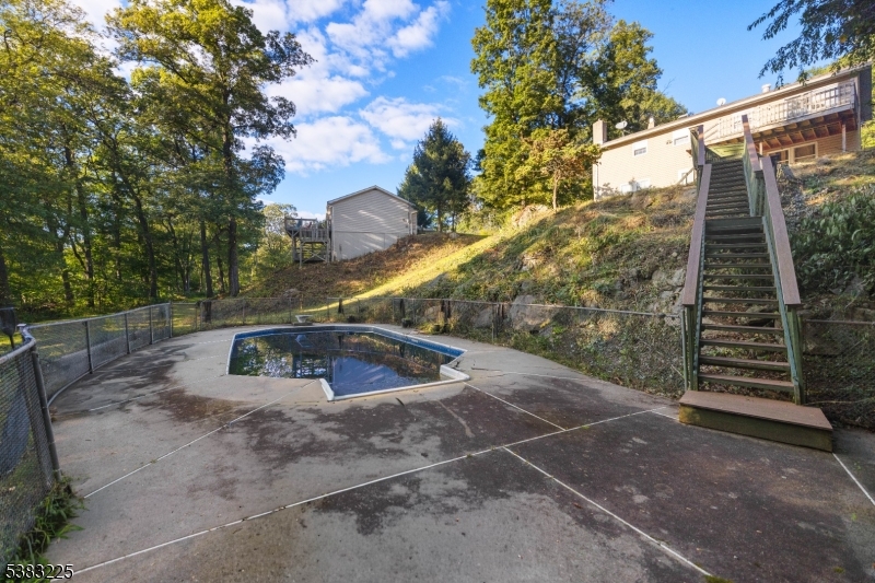 71 Panorama Dr