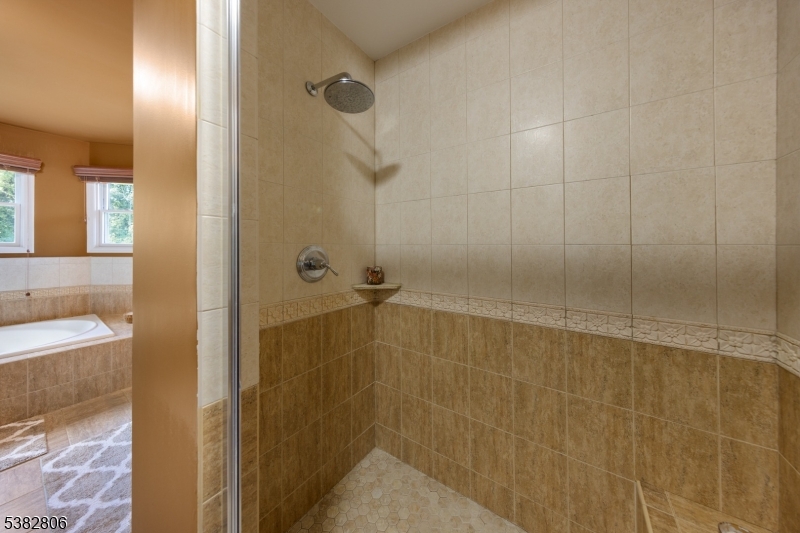 33 Perona Rd