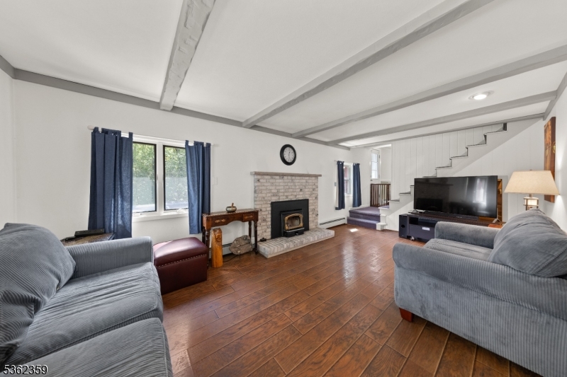 365 Newton Swartswood Rd