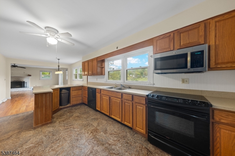 66 W Shore Dr
