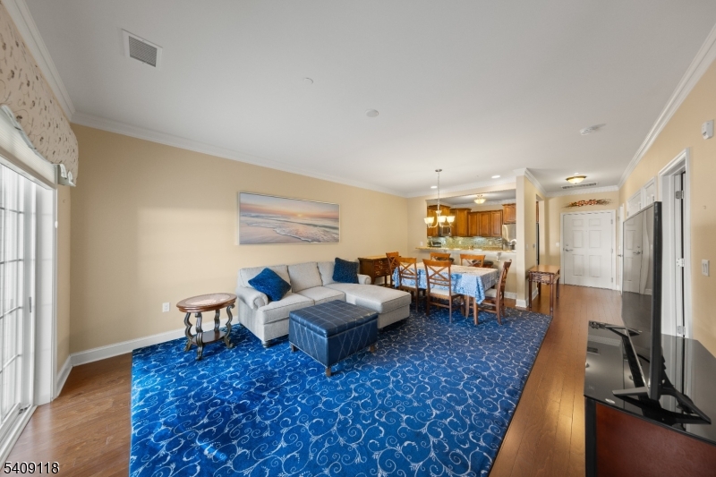 6110 Veterans Dr 6110