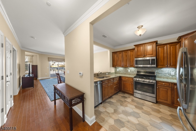 6110 Veterans Dr 6110