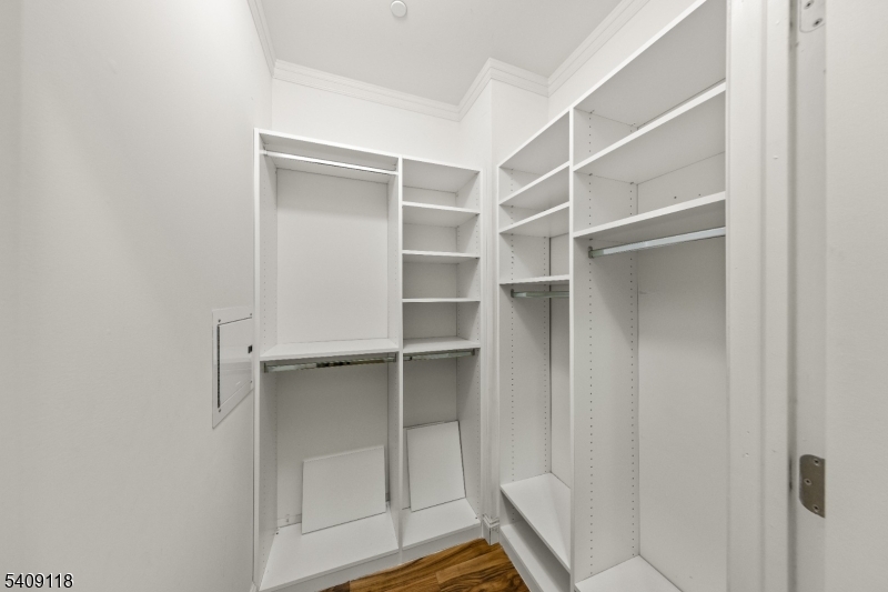 6110 Veterans Dr 6110