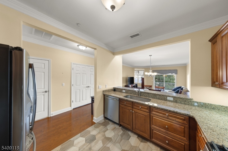 6110 Veterans Dr 6110