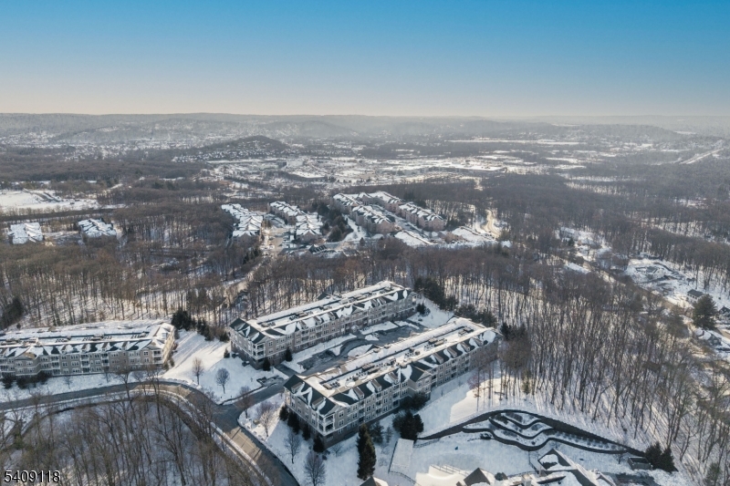 6110 Veterans Dr 6110