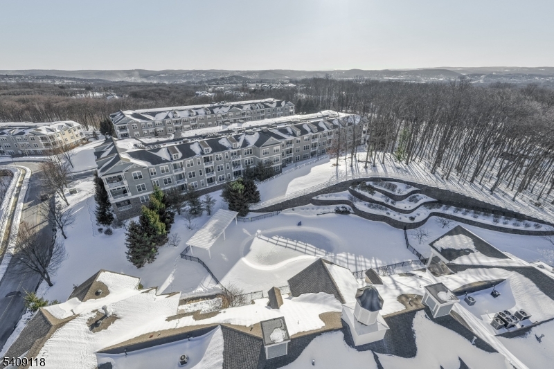 6110 Veterans Dr 6110