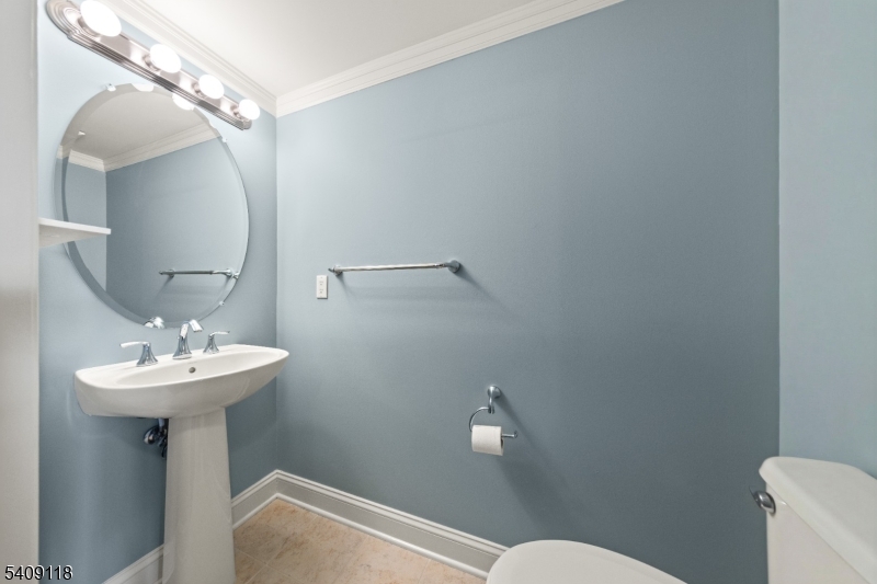 6110 Veterans Dr 6110