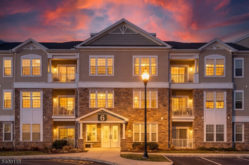 6110 Veterans Dr 6110