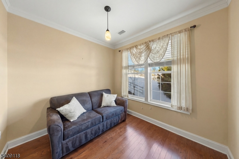 6110 Veterans Dr 6110