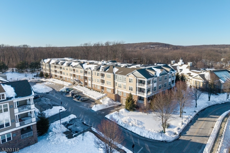 6110 Veterans Dr 6110