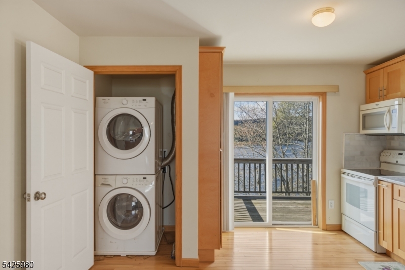 14 E Shore Dr
