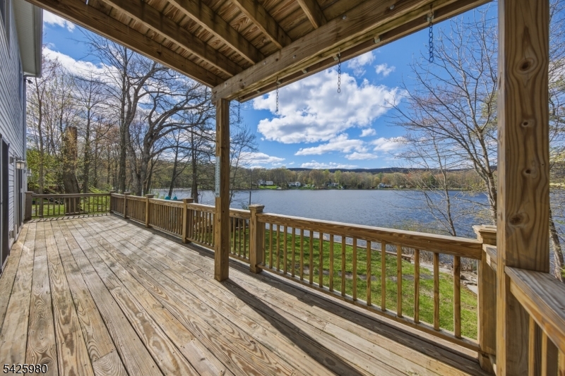 14 E Shore Dr