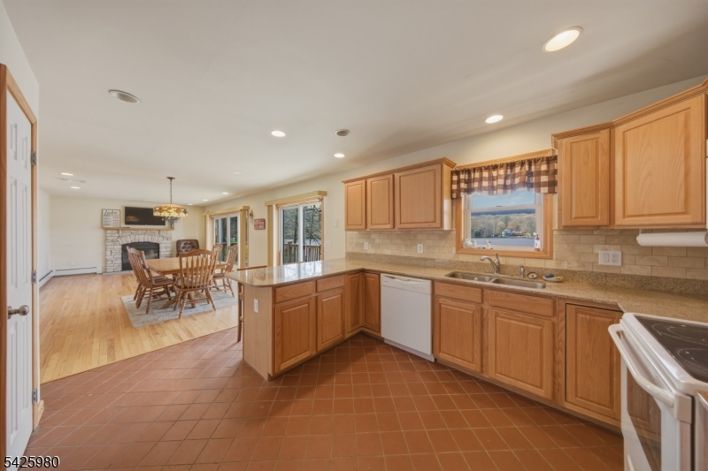 14 E Shore Dr