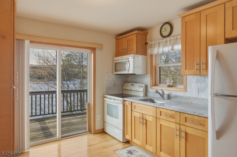 14 E Shore Dr
