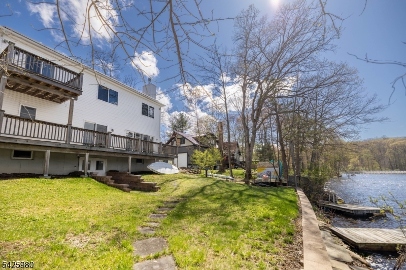14 E Shore Dr