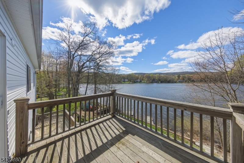 14 E Shore Dr