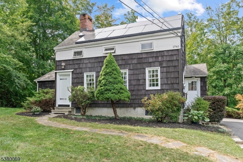 2 Bell St