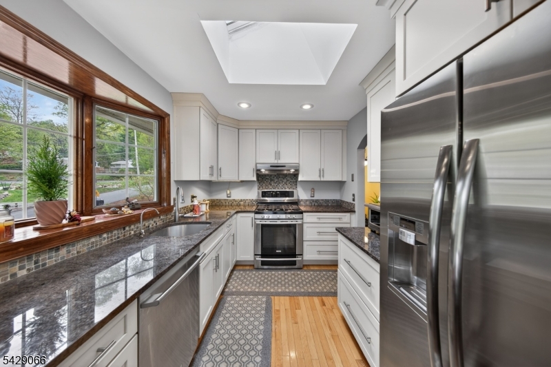16 Columbus Rd