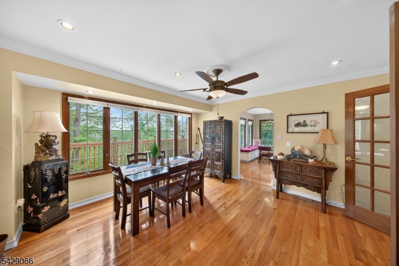 16 Columbus Rd
