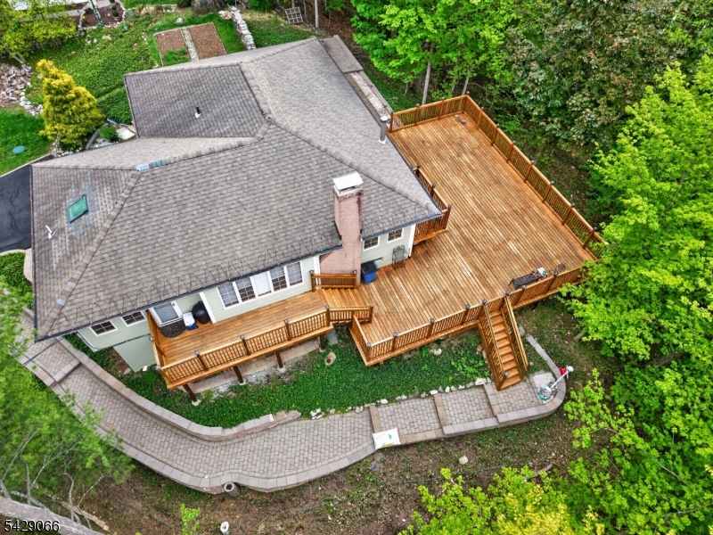 16 Columbus Rd