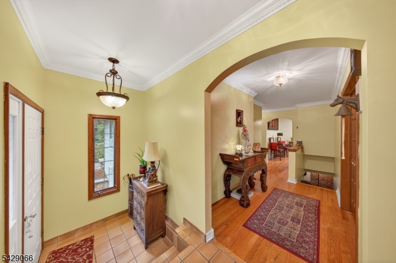 16 Columbus Rd