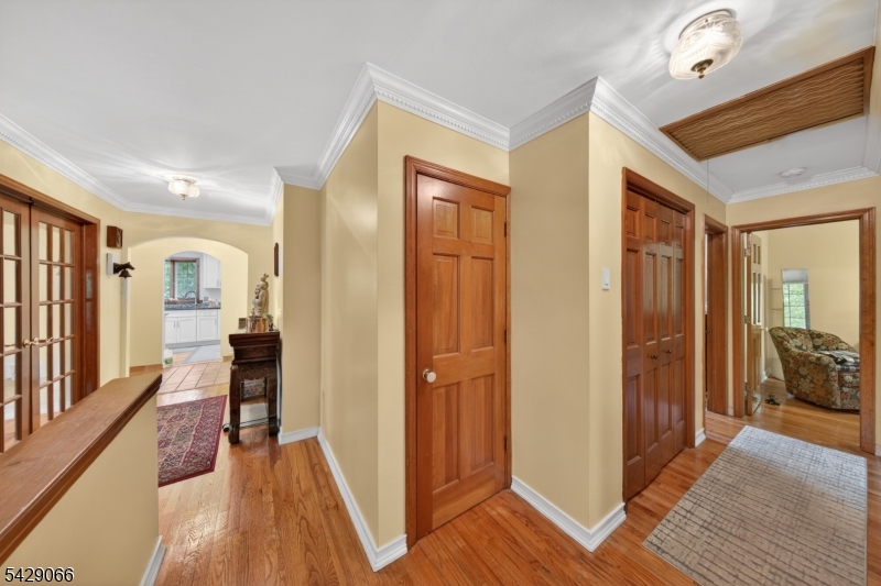 16 Columbus Rd