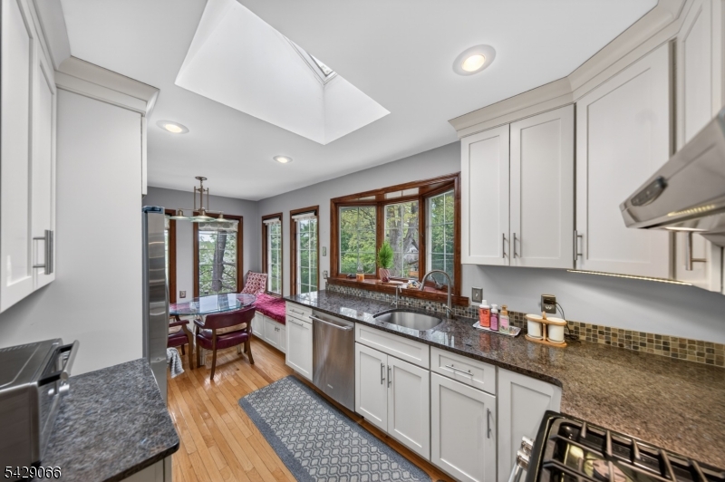 16 Columbus Rd
